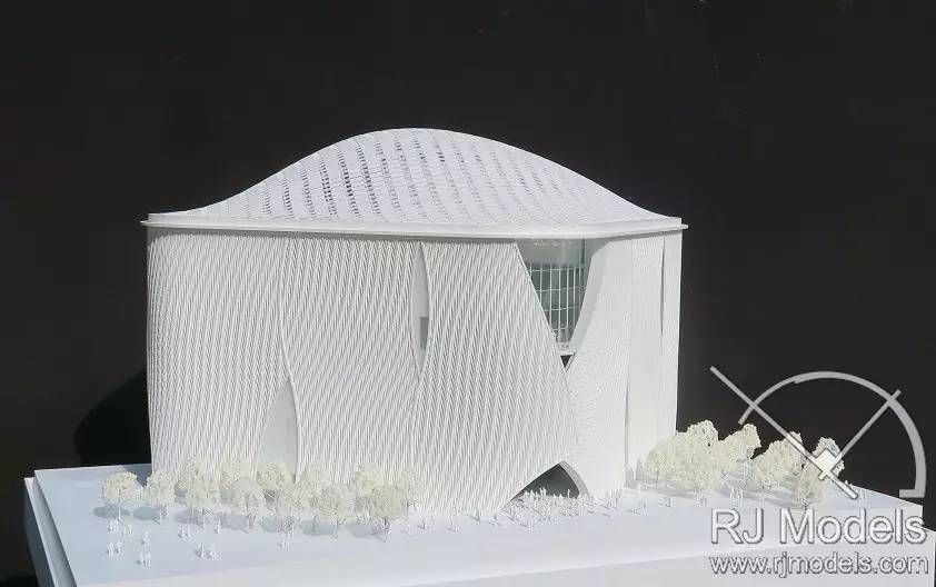 ▲戲曲中心概念模型的白色外立觀的整體照。