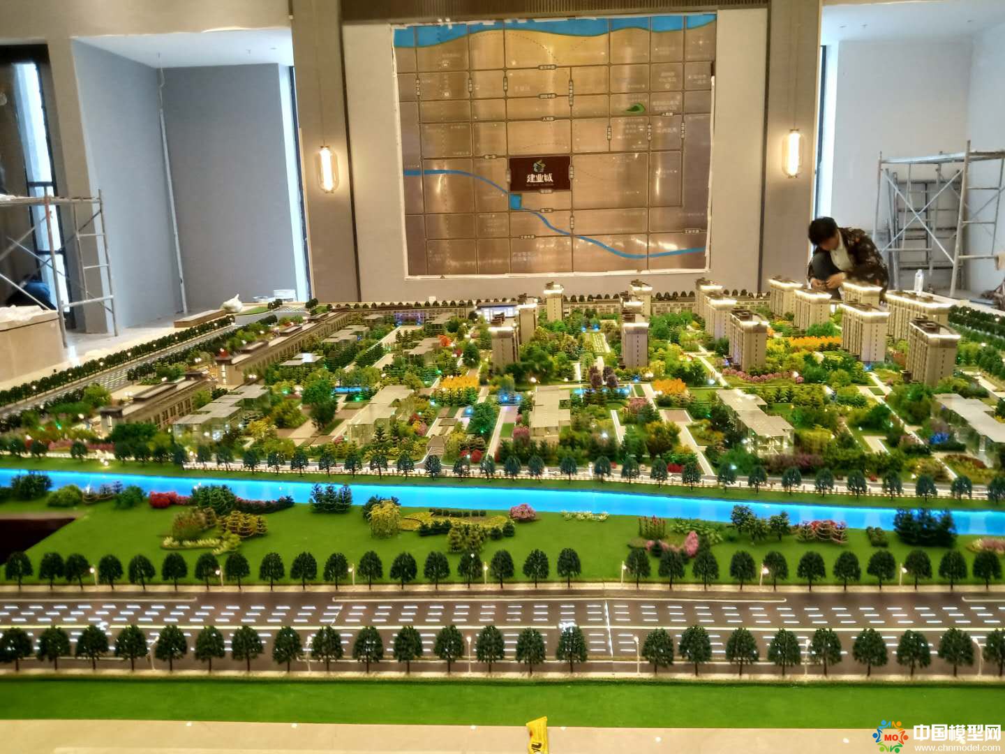 樓盤沙盤模型制作、別墅沙盤模型制作、城市規(guī)劃沙盤制作、建筑模型設(shè)計制作、工業(yè)模型設(shè)計制作、數(shù)字多媒體沙盤制作