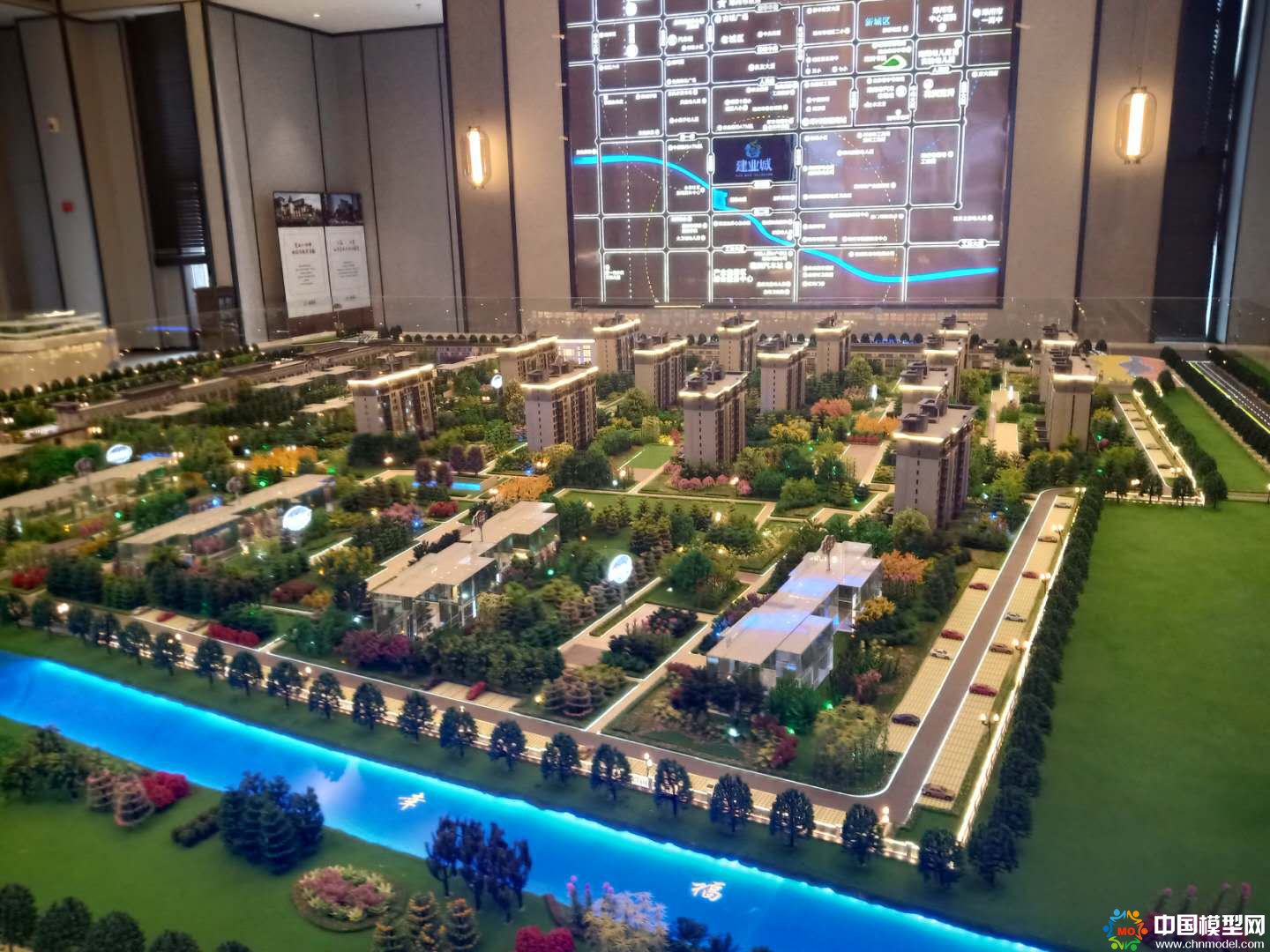 樓盤沙盤模型制作、別墅沙盤模型制作、城市規(guī)劃沙盤制作、建筑模型設(shè)計制作、工業(yè)模型設(shè)計制作、數(shù)字多媒體沙盤制作